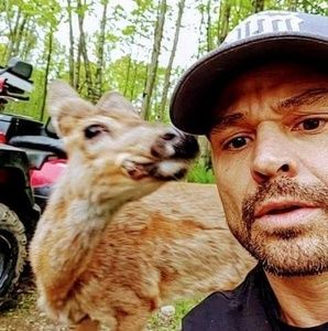 Meet your Posher, Jes lee